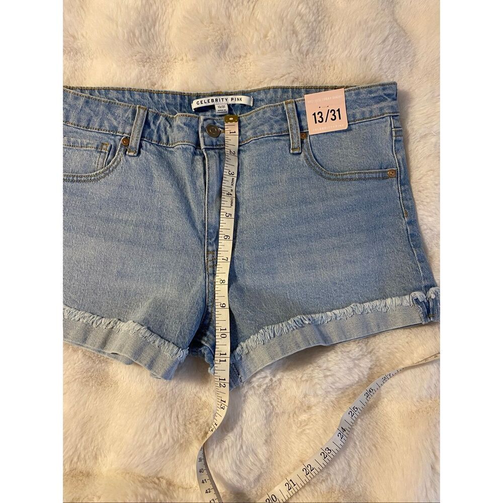 Celebrity Pink Mid-Rise Fray Shorts Sz 13/31 NWT - Picture 6 of 10